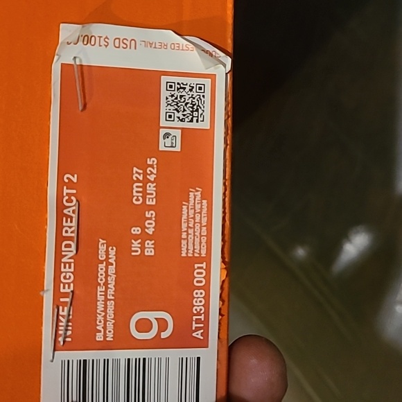 Mint Condition Nike Legend React 2 Men's Black and White Athletic Shoes - Picture 7 of 7